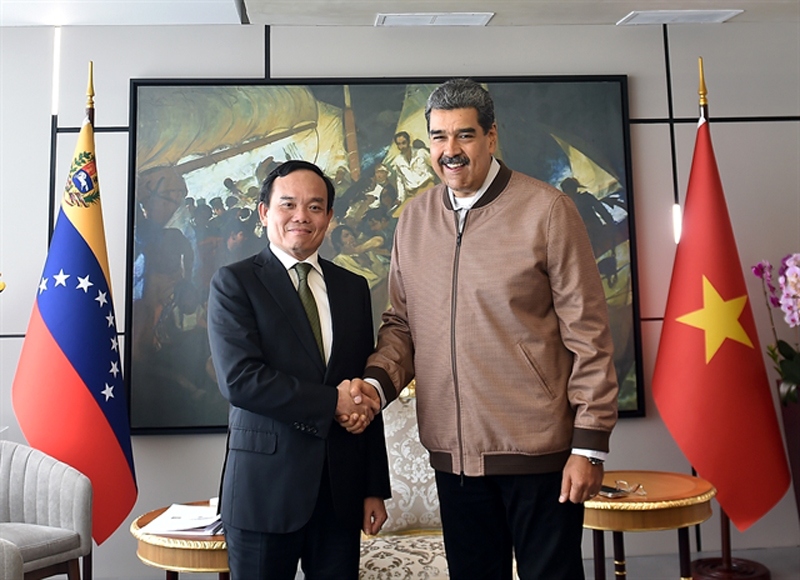 Venezuela considers Vietnam a role model for development, says President Maduro